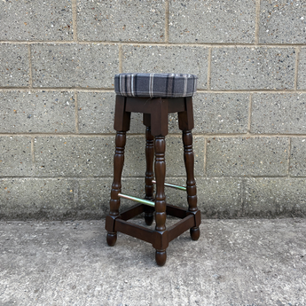 Traditional High Bar Stool in Dark Walnut